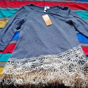 Sweater with lace fringe on bottom